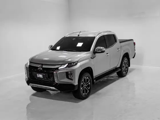 MITSUBISHI L200 TRITON 2.4 16V TURBO DIESEL SPORT HPE-S CD 4P 4X4 AUTOMÁTICO