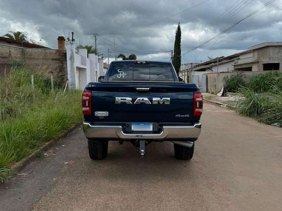 RAM-3500-6.7 I6 TURBO DIESEL LIMITED LONGHORN CD 4X4 AUTOMÁTICO RAM-3500-2022
