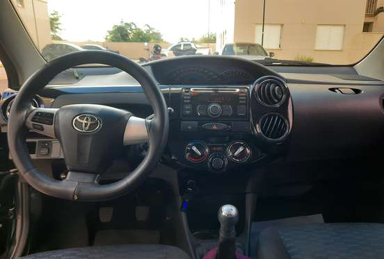 TOYOTA-ETIOS-2014