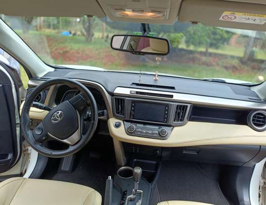 TOYOTA-RAV4-2014