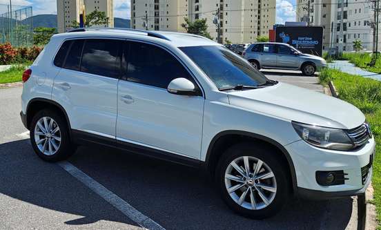 VOLKSWAGEN-TIGUAN-2015