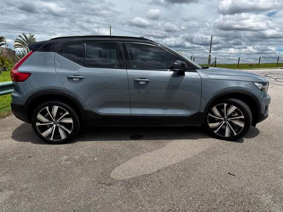 VOLVO-XC40-P8 RECHARGE ELECTRIC BEV PURE AWD VOLVO-XC40-2021