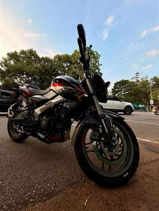 BAJAJ-DOMINAR 200-2025