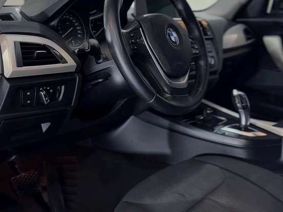 BMW-118i-1.6 SPORT GP 16V TURBO GASOLINA 4P AUTOMÁTICO BMW-118i-2014