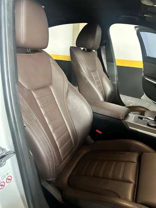 BMW-320i-2022