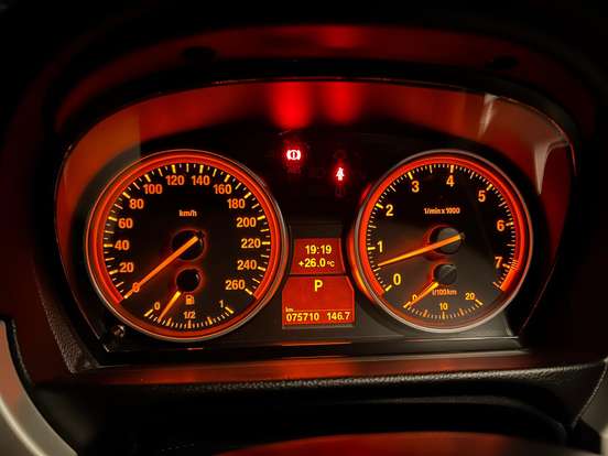 BMW-325i-2010