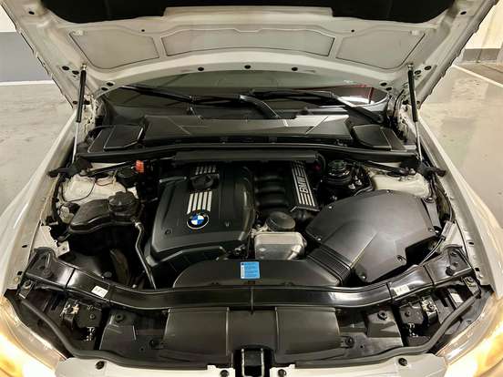 BMW-325i-2010