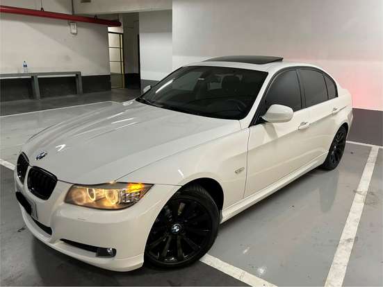 BMW-325i-2010