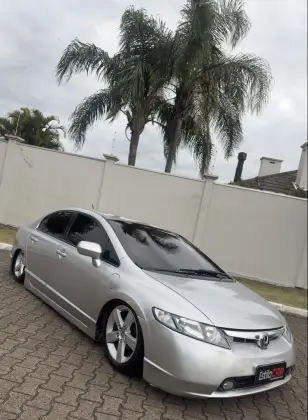 HONDA CIVIC 1.8 LXS 16V GASOLINA 4P AUTOMÁTICO