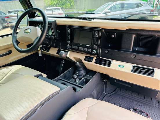 LAND ROVER-DEFENDER-2004