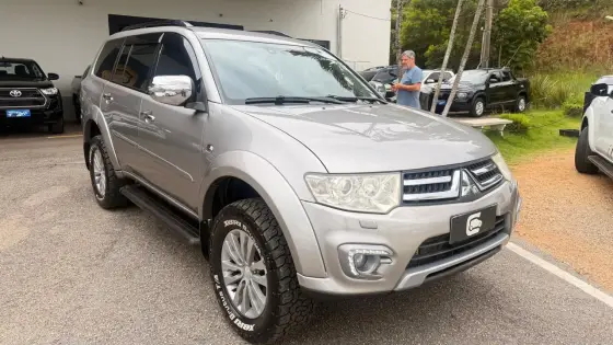 MITSUBISHI PAJERO DAKAR 3.5 HPE 7 LUGARES 4X4 V6 24V FLEX 4P AUTOMÁTICO