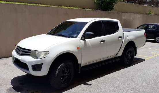 MITSUBISHI-L200 TRITON-2012