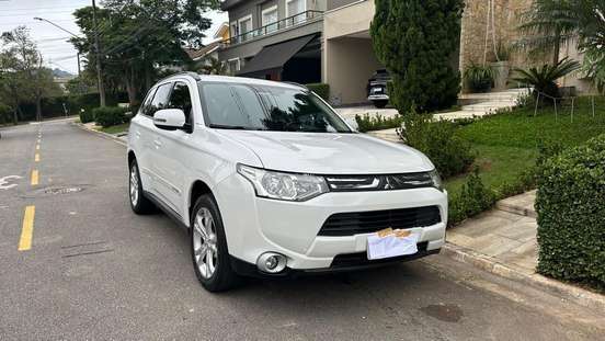 MITSUBISHI-OUTLANDER-2014