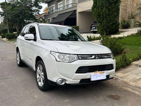 MITSUBISHI-OUTLANDER-2.0 16V GASOLINA 4P AUTOMÁTICO MITSUBISHI-OUTLANDER-2014