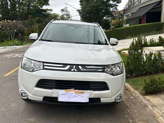 MITSUBISHI-OUTLANDER-2.0 16V GASOLINA 4P AUTOMÁTICO MITSUBISHI-OUTLANDER-2014