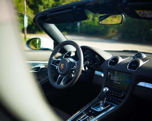 PORSCHE-718-2024