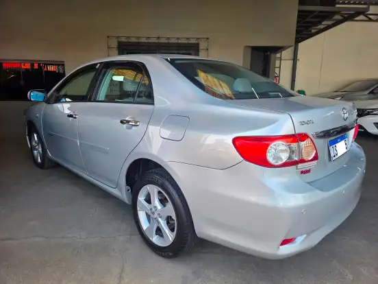 TOYOTA-COROLLA-2011