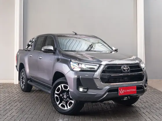 TOYOTA HILUX 2.8 D-4D TURBO DIESEL CD SRX 4X4 AUTOMÁTICO