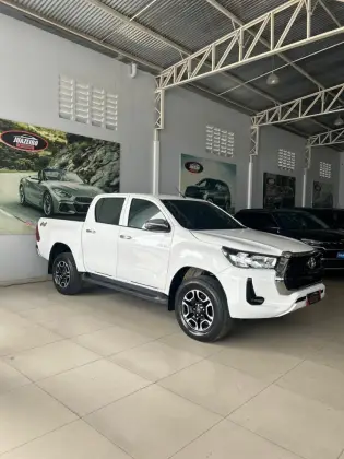 TOYOTA HILUX 2.8 D-4D TURBO DIESEL CHASSI 4X4 MANUAL