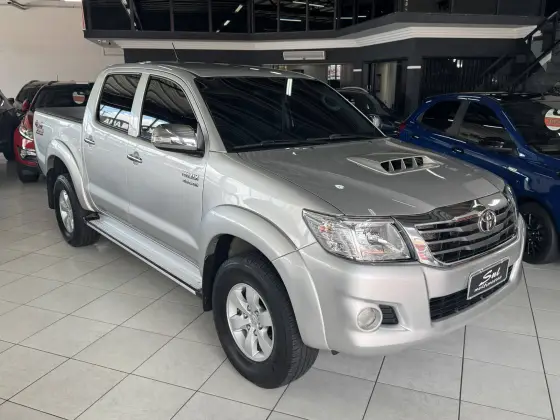 TOYOTA HILUX 3.0 SRV 4X4 CD 16V TURBO INTERCOOLER DIESEL 4P AUTOMÁTICO