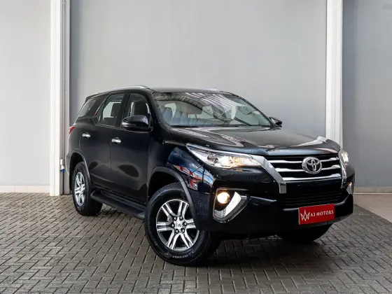 TOYOTA HILUX SW4 2.7 SRV 7 LUGARES 4X2 16V FLEX 4P AUTOMÁTICO TOYOTA HILUX SW4 2.7 SRV 7 LUGARES 4X2 16V FLEX 4P AUTOMÁTICO