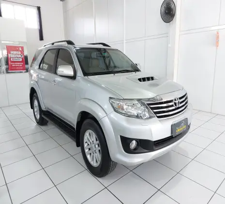 TOYOTA HILUX SW4 3.0 SRV 4X4 16V TURBO INTERCOOLER DIESEL 4P AUTOMÁTICO