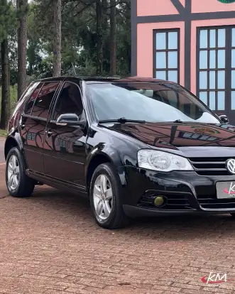 VOLKSWAGEN-GOLF-2010