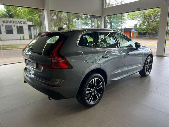 VOLVO-XC60-2020