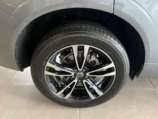VOLVO-XC60-2020