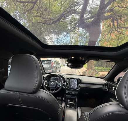 VOLVO-XC40-2018