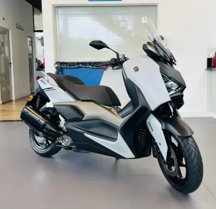 YAMAHA XMAX 250 CONNECTED ABS YAMAHA XMAX 250 CONNECTED ABS