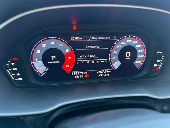 AUDI-Q3-2020