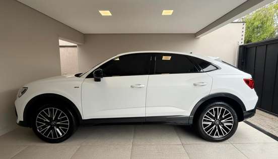 AUDI-Q3-2023
