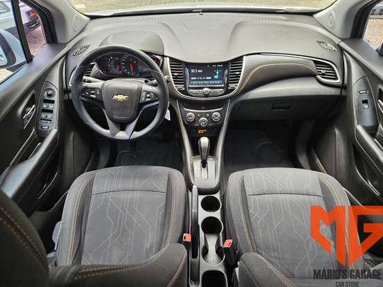 CHEVROLET-TRACKER-2017