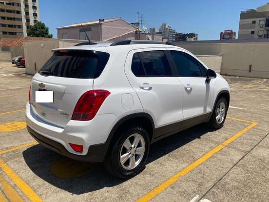 CHEVROLET-TRACKER-2018