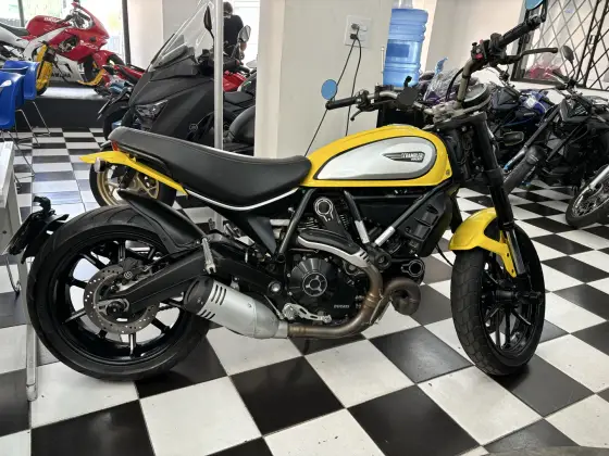 DUCATI SCRAMBLER ICON 