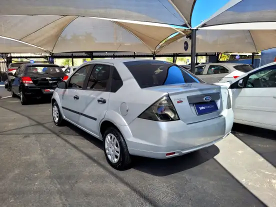FORD-FIESTA-2010