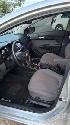 HYUNDAI-HB20-2012