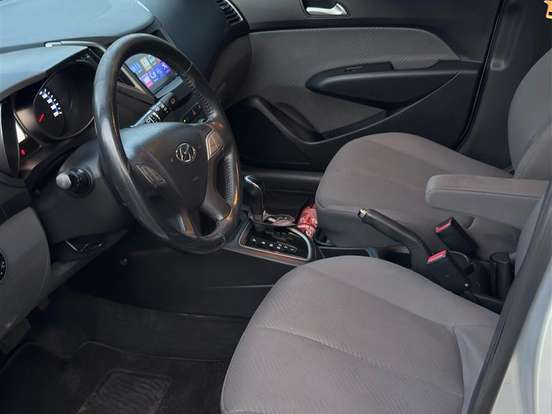 HYUNDAI-HB20-1.6 PREMIUM 16V FLEX 4P AUTOMÁTICO HYUNDAI-HB20-2012