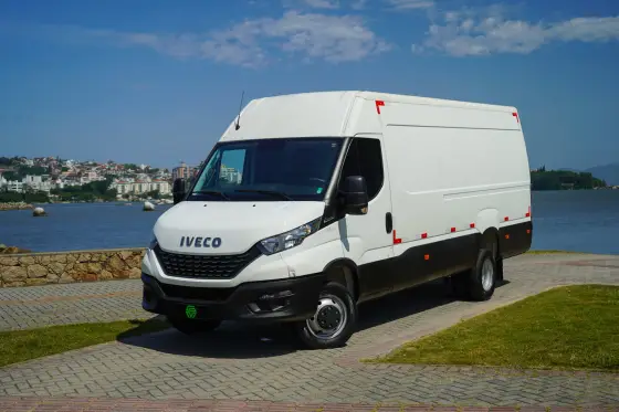 IVECO DAILY 3.0 TURBO DIESEL 45-170 CHASSI CS CURTO MANUAL IVECO DAILY 3.0 TURBO DIESEL 45-170 CHASSI CS CURTO MANUAL