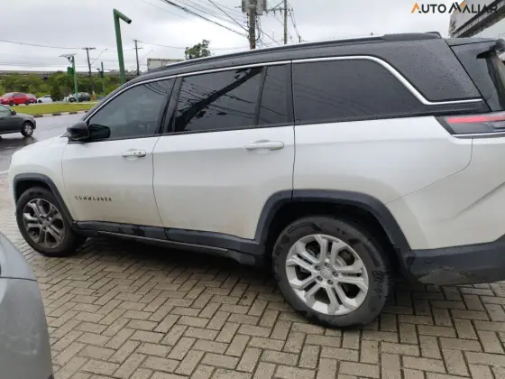 JEEP COMMANDER 1.3 T270 TURBO FLEX LONGITUDE AT6