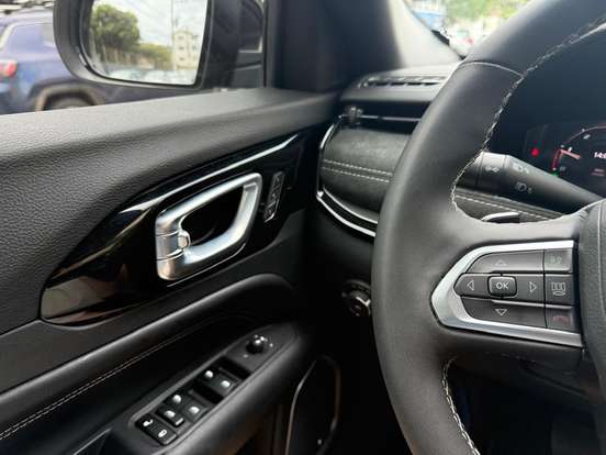 JEEP-COMMANDER-2024