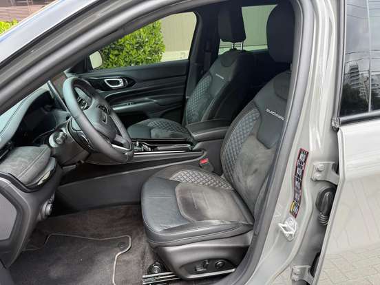 JEEP-COMMANDER-2024