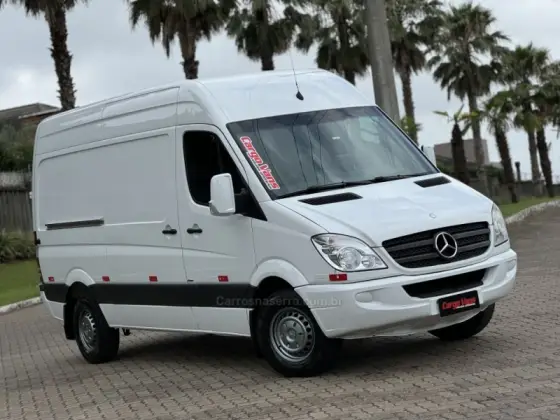 MERCEDES-BENZ SPRINTER 2.2 415 CDI FURGÃO 14 BI-TURBO DIESEL MANUAL