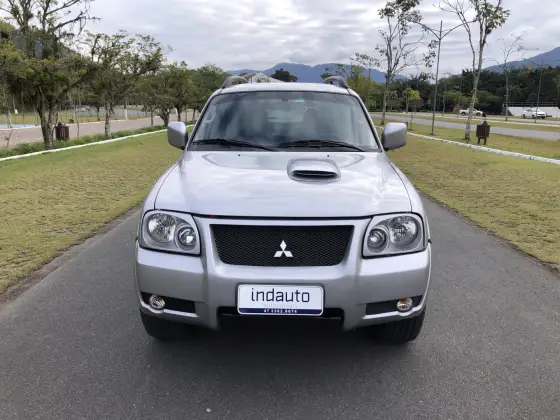 MITSUBISHI PAJERO SPORT 3.5 HPE 4X4 V6 24V GASOLINA 4P AUTOMÁTICO MITSUBISHI PAJERO SPORT 3.5 HPE 4X4 V6 24V GASOLINA 4P AUTOMÁTICO