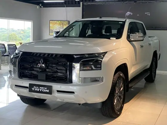 MITSUBISHI TRITON 2.4 BITURBO DIESEL CD HPE-S 4X4 AUTOMÁTICO