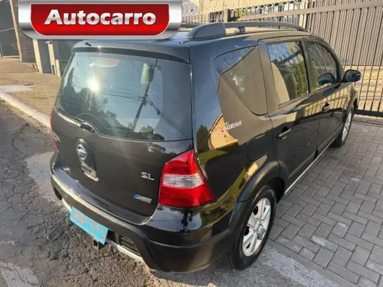 NISSAN-LIVINA-2010