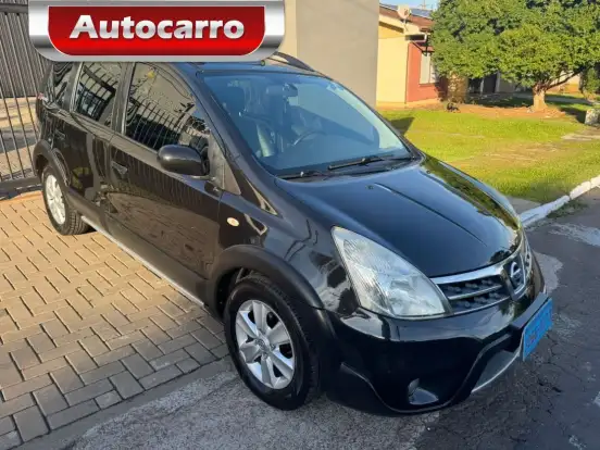 NISSAN-LIVINA-2010