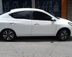 NISSAN VERSA 1.6 16V FLEXSTART SL 4P XTRONIC NISSAN VERSA 1.6 16V FLEXSTART SL 4P XTRONIC