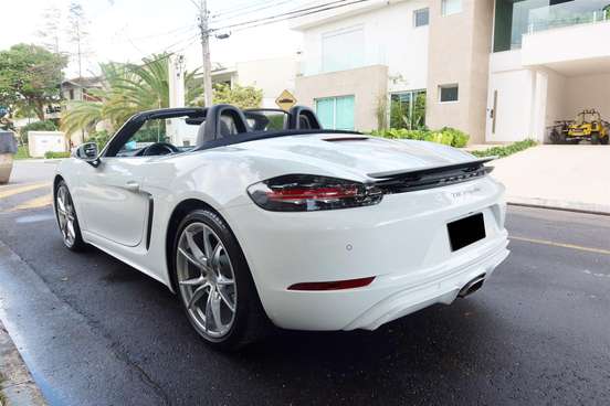 PORSCHE-718-2024